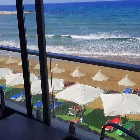 מלון Kaplica On A Sandy Beach Trikomo